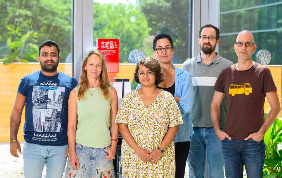 (g-d) Dr. Nityanand Bolshette, Dr. Marina Golik, Vaishnavi Dandavate, Dr. Yaarit Adamovich, Gal Manella, and Prof. Gad Asher